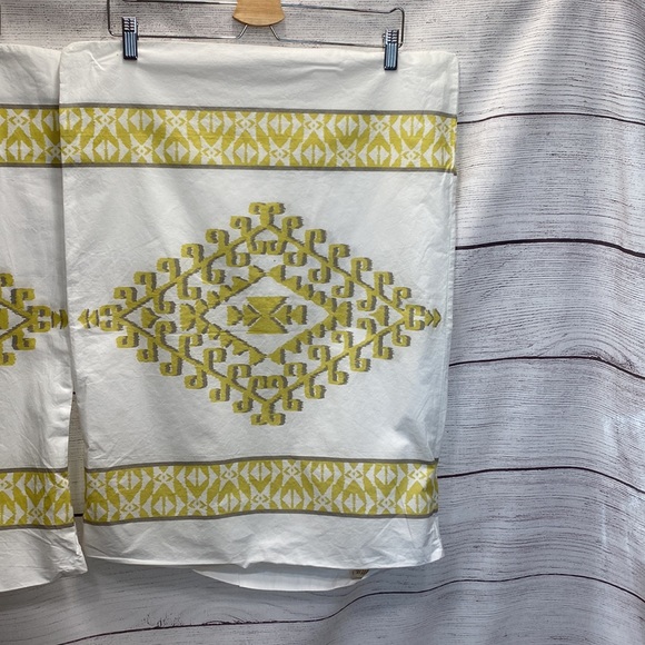 Set of 2 pillow cases pillow shams WEST ELM ORGANIC MANDALA IKAT CITRON YELLOW - Picture 7 of 9
